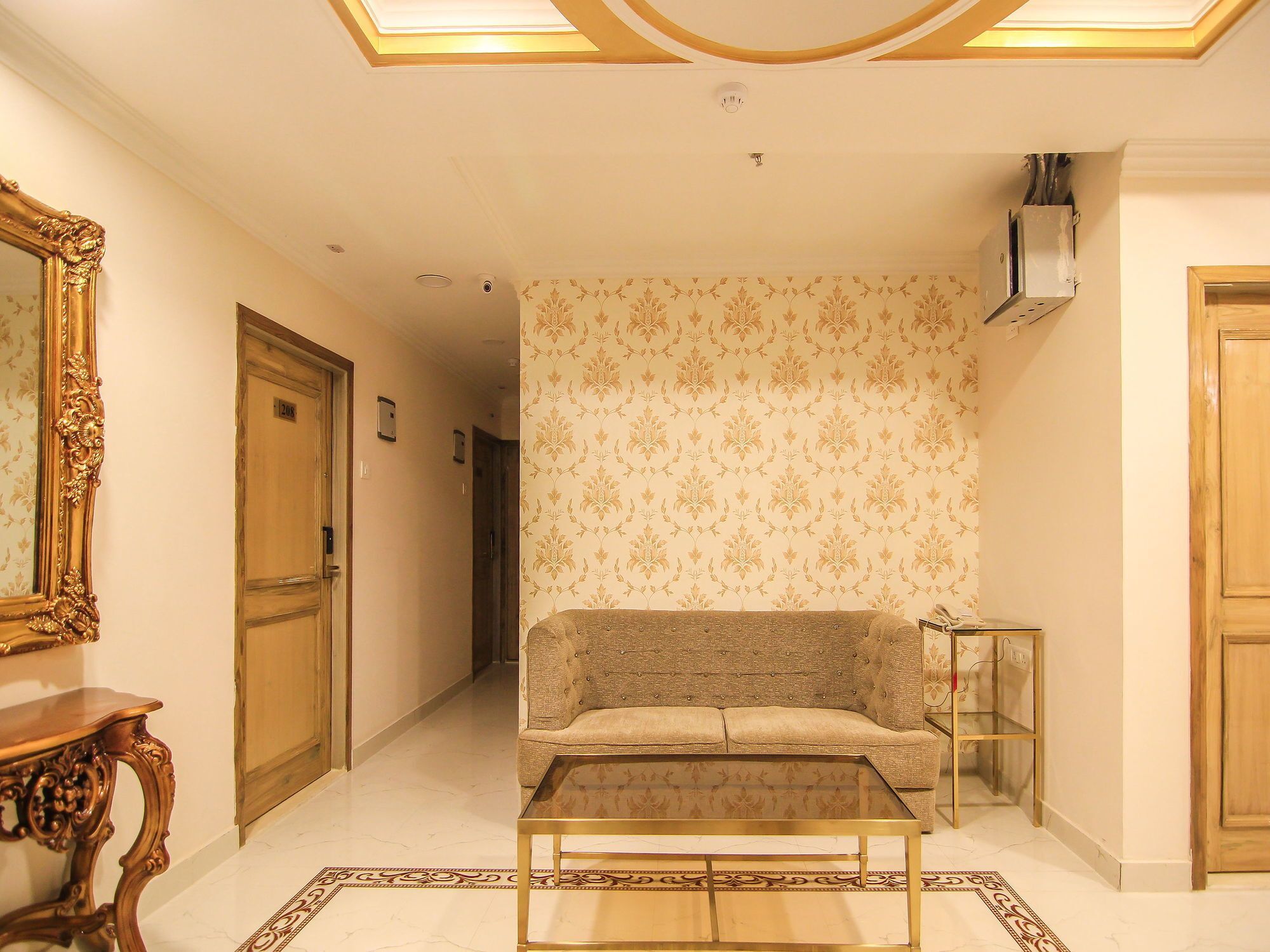 Hotel Oyo 11956 Galaxy Grand Lucknow Esterno foto